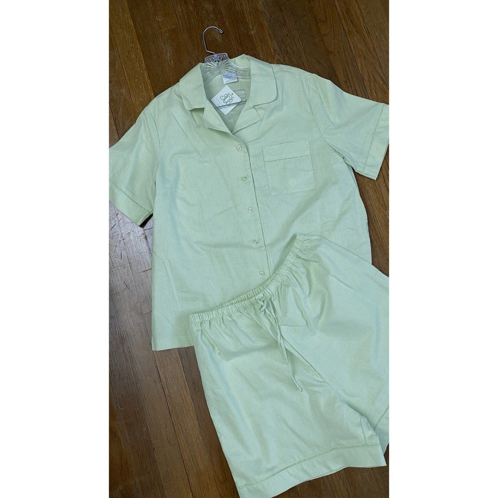 NWT Cabernet Sleepwear Top & Shorts Size Medium Light Lime Green Classic Comfort